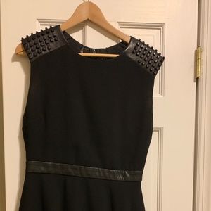 Alice + Olivia Black flare dress w/leather details